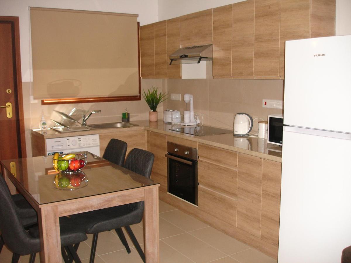 Love Holiday Suite 2 Tris Elies Exterior photo
